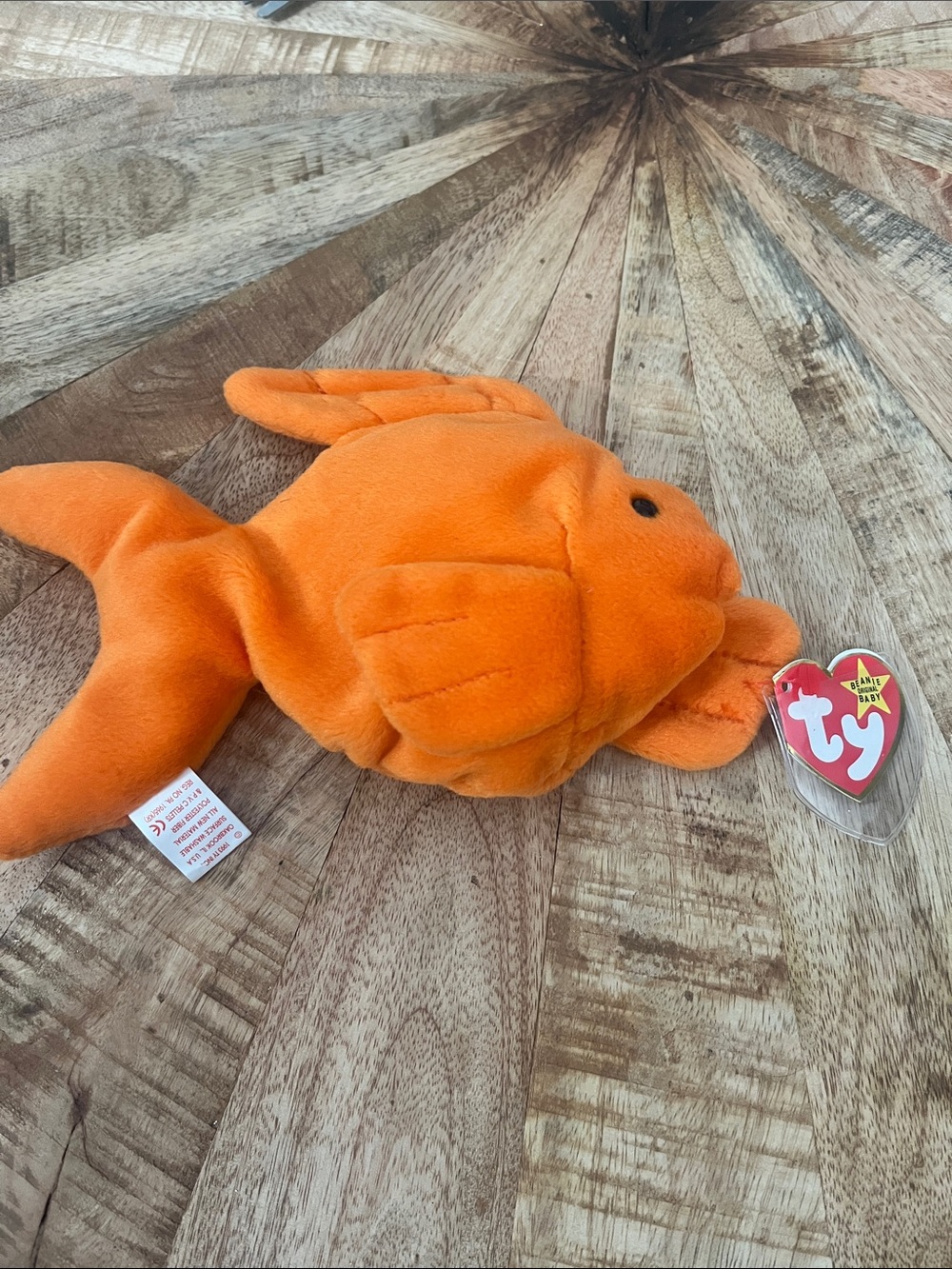 Retired/vintage Ty beanie baby Orange Goldfish Plush with Heart Tag